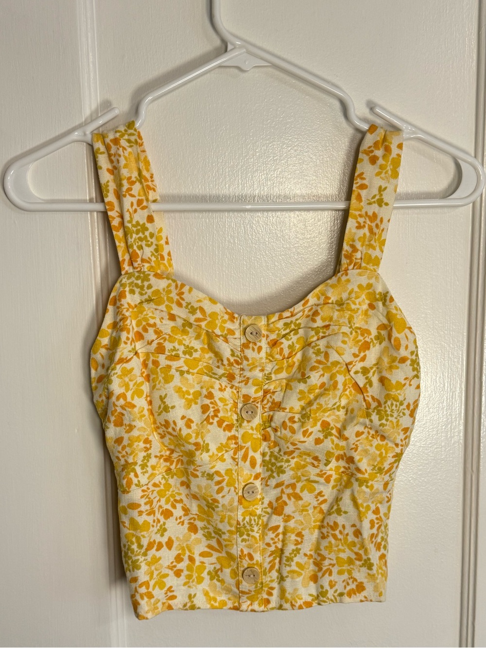 Monteau floral tank top size small